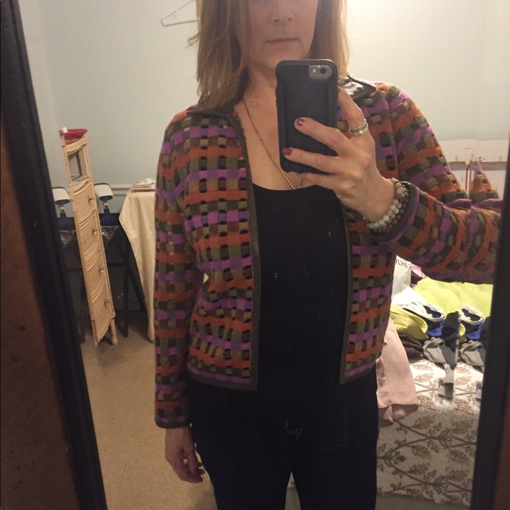 🤗 Designer Leather collar & trim (buttery soft) Cardigan. Beautiful crop design